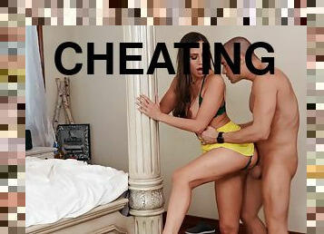 Cheating wife Desiree Dulce called her lover to drill her pussy