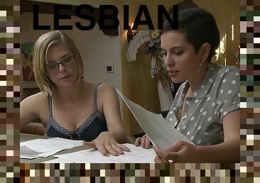 Pussy licking lesbians enjoys having sex - Rozen Debowe & Penny Pax