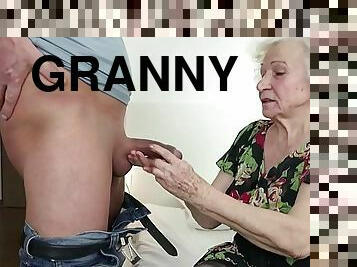 handsome dude wants to feed with his strong shaft horny granny