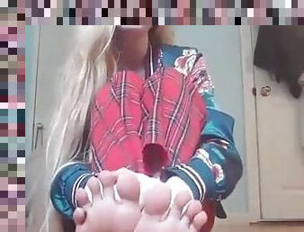 Blond Teenager Live Feet - Fetish