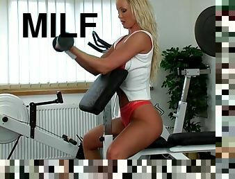 Well built MILF babe Silvia Saint strips and masturbates in the gym