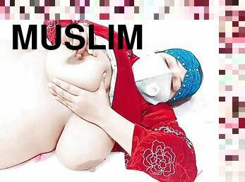 Paki muslim girl showing big boobs