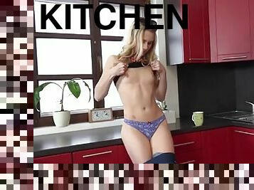 Hardcore sex makes blonde teen cum in the kitchen