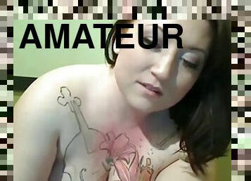 Tattoed pale bbw amateur masturbating on webcam