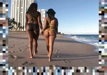 Ebony girlfriends Carla Chillz amd Porsha Star make each other moan