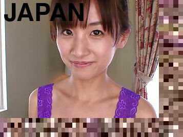 Japanese eye candy Rimu Sasahara having her pretty face creamed
