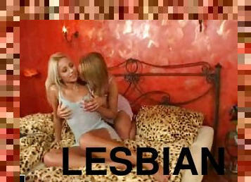 Candy and Tiffany Diamond have lesbian pajama party