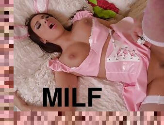 gros-nichons, fellation, milf, hardcore, horny, gros-seins, seins, brunette