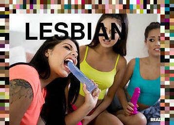 Kinky latina babes do lesbian things together
