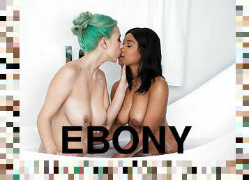 Green-haired pervy mommy Jelena Jensen wants ebony babe Jenna Foxx