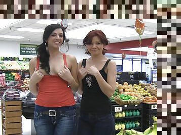 Hotties in Jeans Flash Their Hot Asses in Public