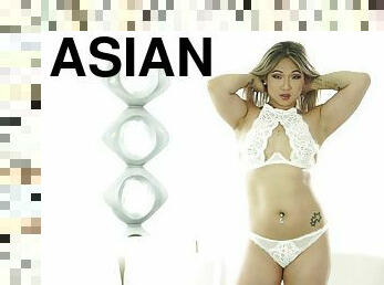 Blonde Asian Nyomi Star enjoying Eric Masterson's fat schlong