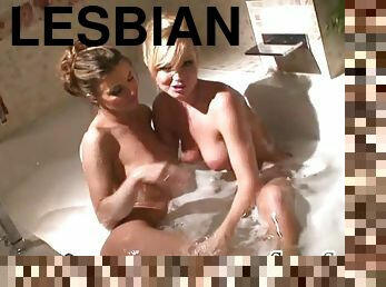 Silvia Saint And Zuzana are going lesbian In Bath