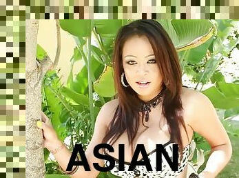 Hot sexy presentation with bigtits asian bitch