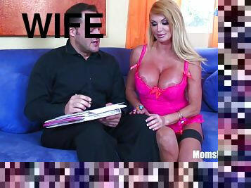 Housewife Taylor Wane Gigantic Boobs Fucked By Statistics Man