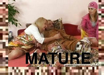 amateur, mature, granny, hardcore, trio, putain