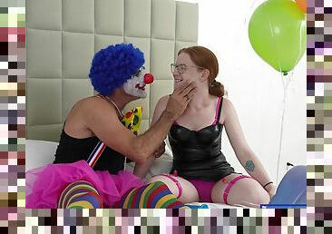 Kinko the Clown has a pee party with lil Amy - PissVids