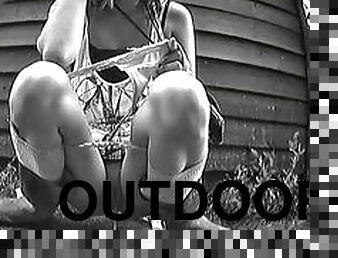 Outdoor pee
