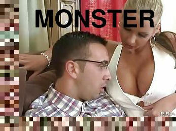 Monster Cock Has Anal Sex With A Bully's Mom