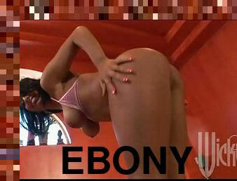 Lovely Ebony Aliana Love Getting Fucked By A Big White Cock