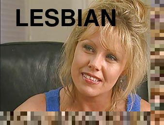 Lesbians Christi Lake and Keri Windsor licking pussy and dildo fucking