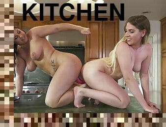 Naked babes are having a wild one in the kitchen