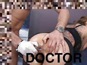 Doctor of the patients mouth fucks hot