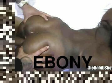 Phat booty ebony with nice tits wants to be fucked well