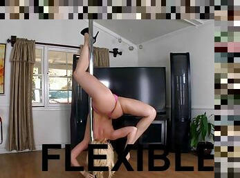 Kagney linn karter does an amazing pole dance