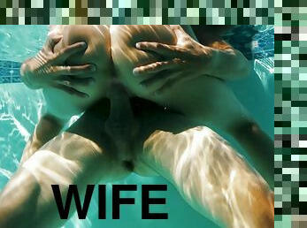 Underwater hard fucking by the pool for the big ass wife