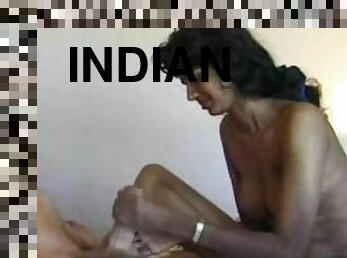 Indian amateur gives white guy a handjob