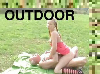 Really old guy fucks teenager outdoors