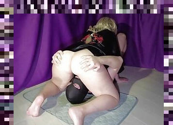 Amateur mistress peeing in her mouth