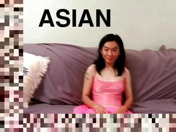 He goes down on petite Asian with hairy box