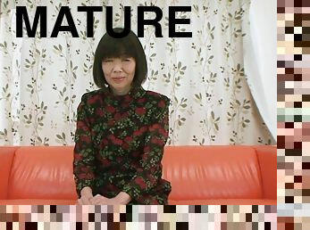 Mature Japanese woman moans while being fucked - Mitsuyo Morita