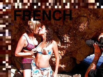 levrette, en-plein-air, chatte-pussy, amateur, milf, hardcore, française, plage, trio, naturel