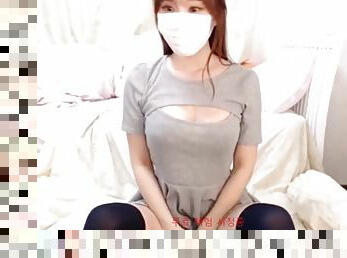 Cute japanese girl solo masturbate with dildo