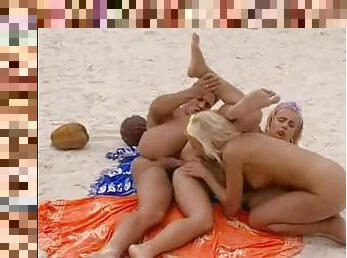 Beach threesome has great anal sex