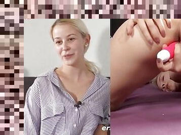 Ersties - Blonde Jenny masturbiert mit Lieblingsvibrator nach sinnlicher Fußmassage