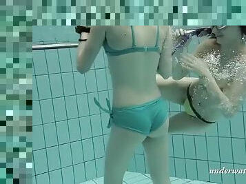 gros-nichons, public, russe, babes, lesbienne, ados, petite-amie, européenne, euro, piscine