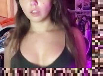 OnlyFans leaks yourisabelle99 shows juicy fat ass on livestream webcam