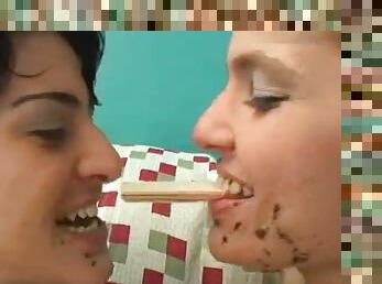 Girls make out with messy food faces