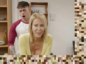 Slutty mature Erica Lauren gets eaten out and shagged in the kitchen
