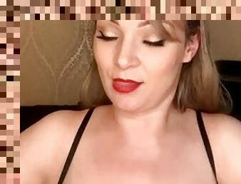 BBW whore shows off her huge boobs her link is in the description