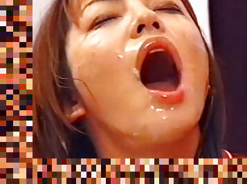 Japanese babe loves to swallow