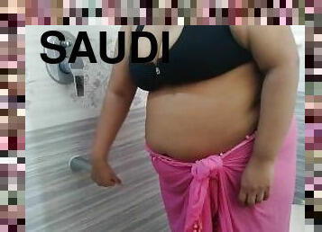 Saudi Hot BBW Stepmom In Bathroom Sex
