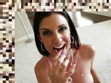 India Summer blows and feels glad to get a facial cumshot