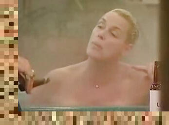 Brigitte Nielsen NUE dans Big Brother