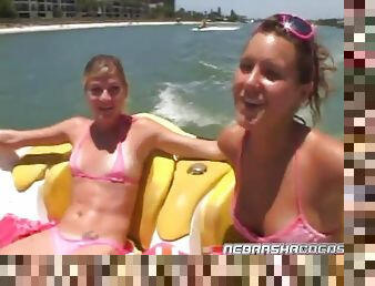 Bikini ladies on his speed boat are sexy