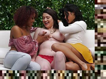 Foursome sex with smoking hot Alyx and her two girl friends
